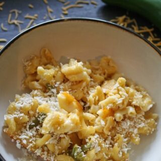 Baked Jalapeno Macaroni and Cheese | www.honeyandbirch.com