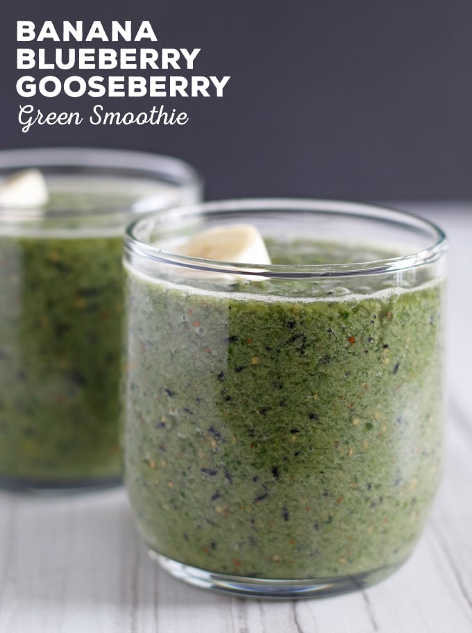 This banana blueberry gooseberry green smoothie is a great way to start your day. If your New Year's resolution is to be healthier, make one of these green smoothies for breakfast! | honeyandbirch.com