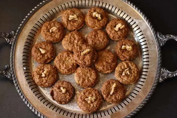 Walnut Cup Cookies
