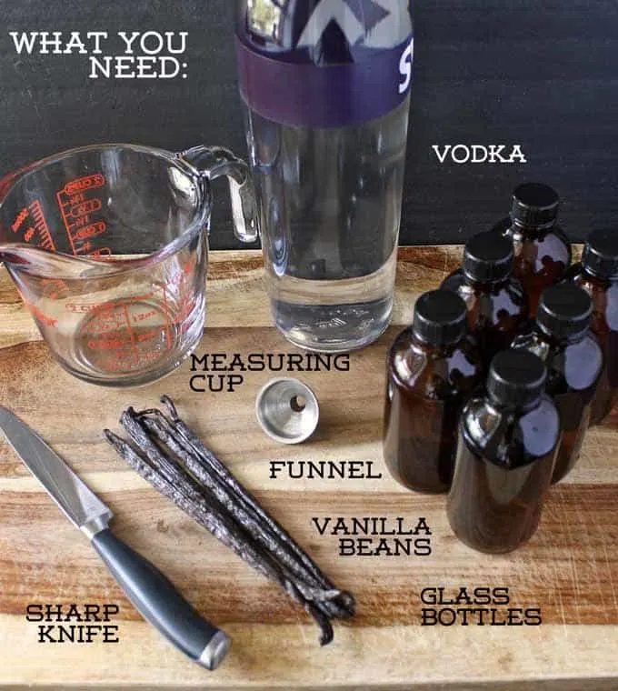 Make Your Own Vanilla Extract - This easy Kitchen #DIY is great for #gifts. | Honey and Birch 