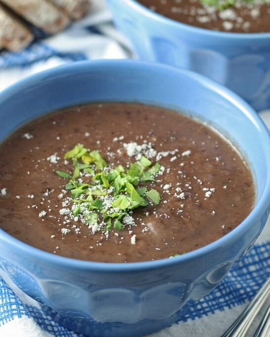 3 Ingredient Black Bean Soup | honeyandbirch.com #easy