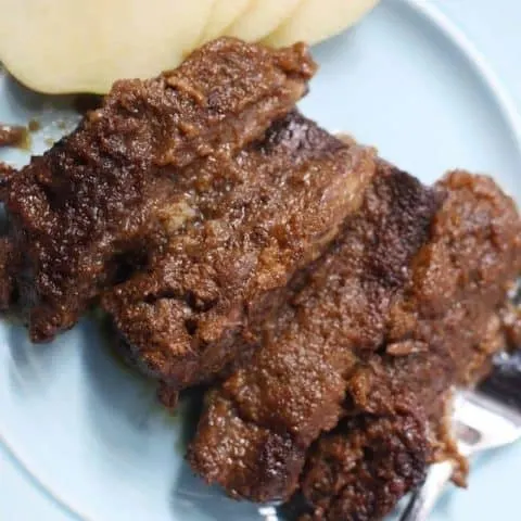 Slow Cooker Boneless Apple Short Ribs