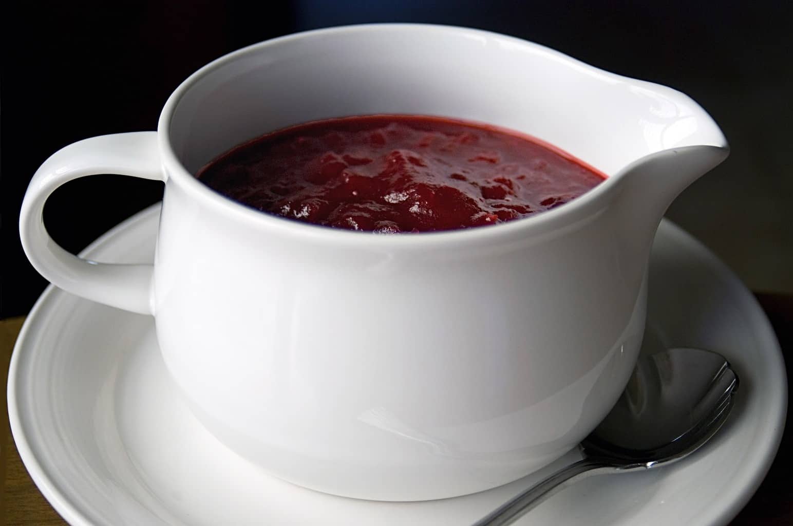 8 Great: Thanks Giving Dinner Edition | 8 Great Cranberry Sauce Recipes | www.honeyandbirch.com