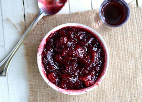 8 Great: Thanks Giving Dinner Edition | 8 Great Cranberry Sauce Recipes | www.honeyandbirch.com