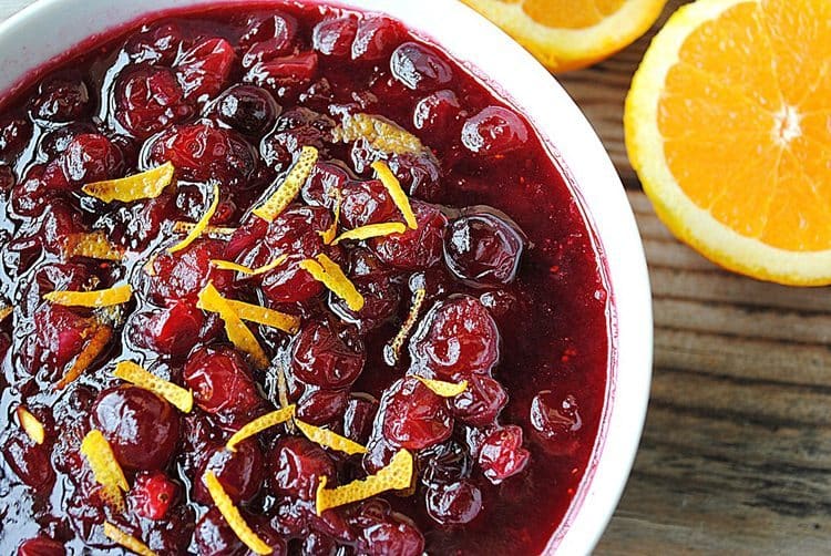 8 Great: Thanks Giving Dinner Edition | 8 Great Cranberry Sauce Recipes | www.honeyandbirch.com