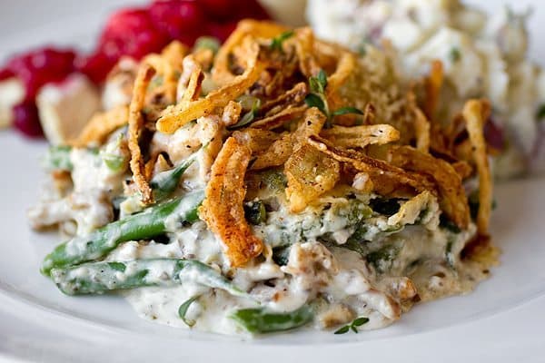8 Great: Thanksgiving Dinner Edition | 8 Great Green Bean Casserole Recipes | www.honeyandbirch.com