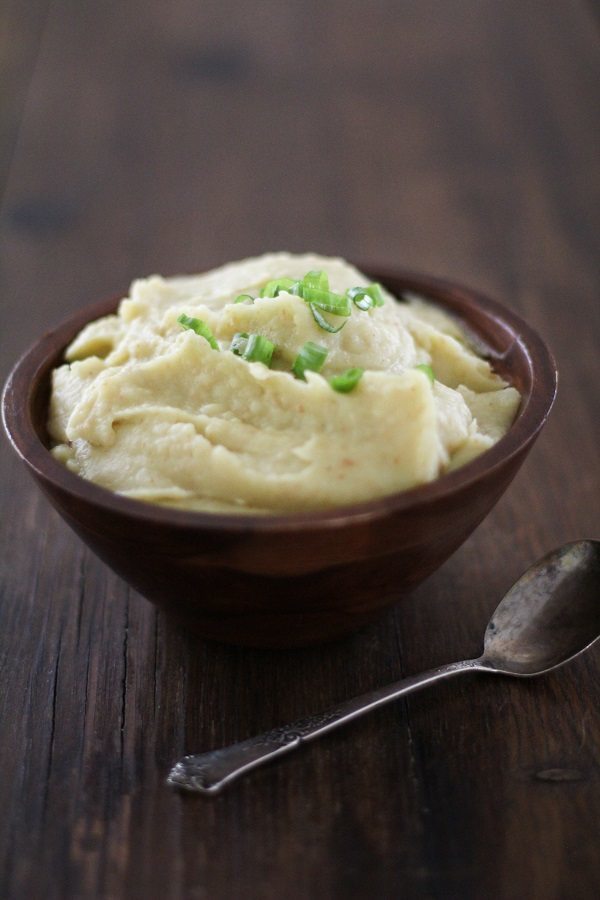 8 Great: Thanksgiving Dinner Edition | 8 Great Mashed Potato Recipes | www.honeyandbirch.com
