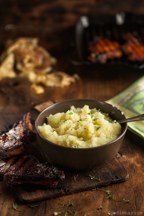 8 Great: Thanksgiving Dinner Edition | 8 Great Mashed Potato Recipes | www.honeyandbirch.com