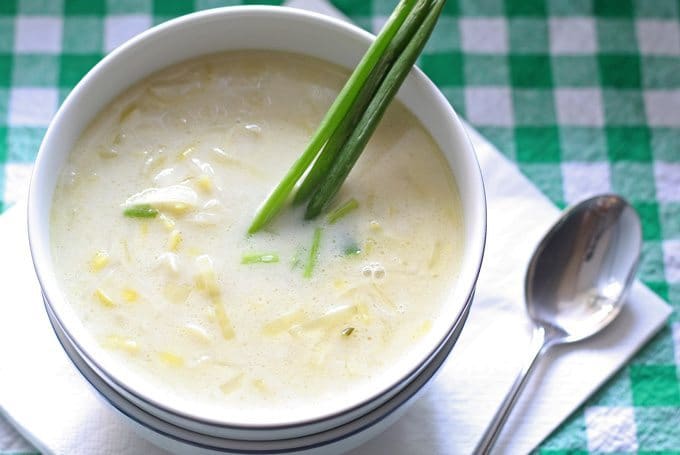 Leek blue cheese soup is perfect for fall days and blue cheese lovers! This twist on leek soup will make you forget about potatoes.