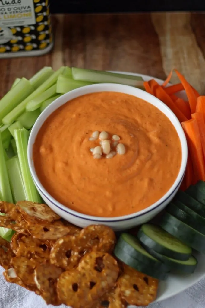 Roasted Red Pepper and White Bean Hummus | www.honeyandbirch.com | #dip