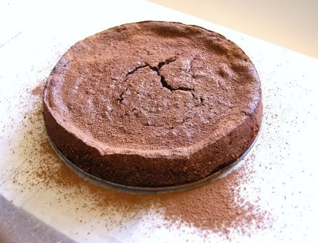 Chocolate Desserts for Valentine's Day | www.honeyandbirch.com | #vday #chocolate