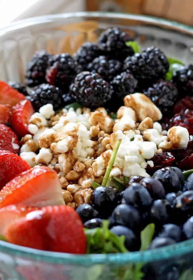 Berry and Goat Cheese Salad | www.honeyandbirch.com | #healthy