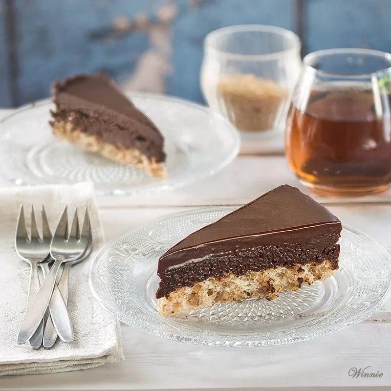 Chocolate Desserts for Valentine's Day | www.honeyandbirch.com | #vday #chocolate