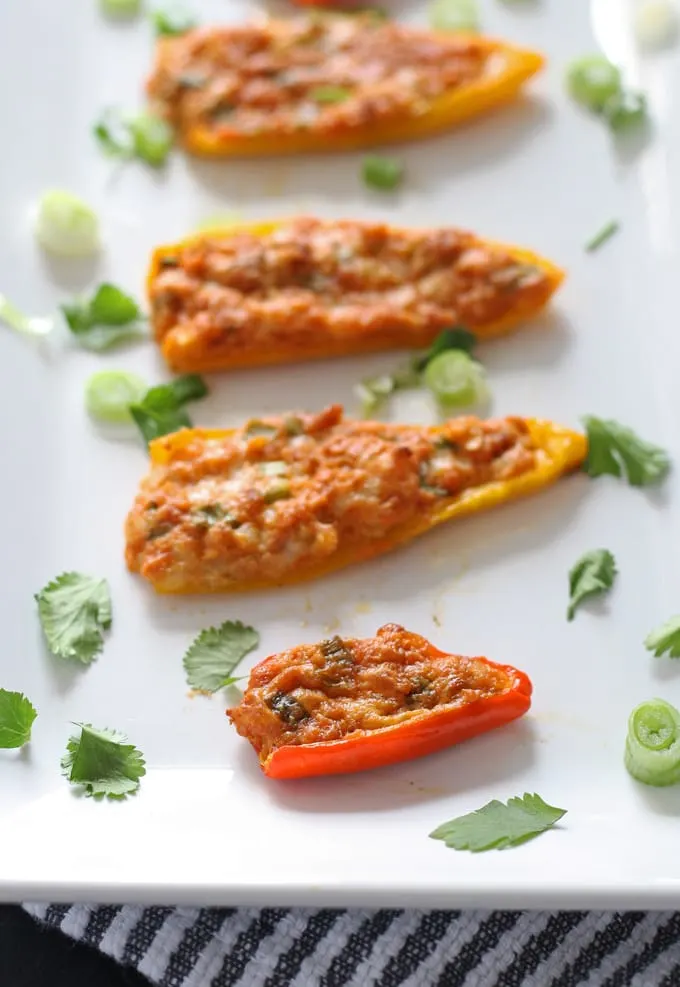 Mini Pepper Poppers | www..honeyandbirch.com #appetizer