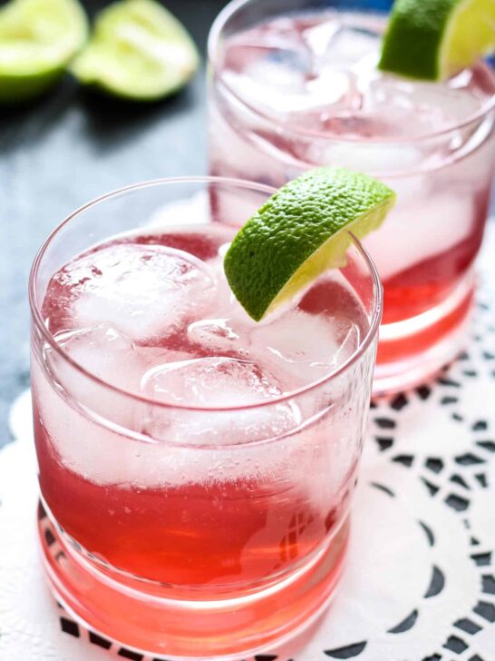 raspberry gin spritzer cocktail