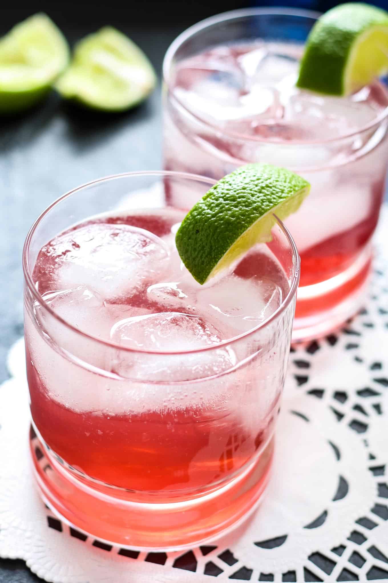 raspberry gin spritzer cocktail