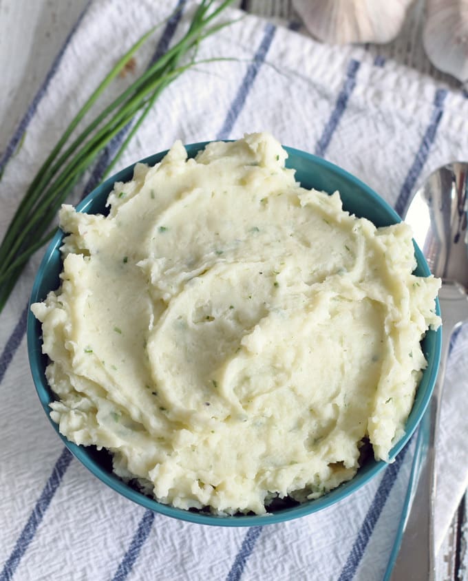 Garlic Chive Mashed Potatoes | www.honeyandbirch.com #sidedish