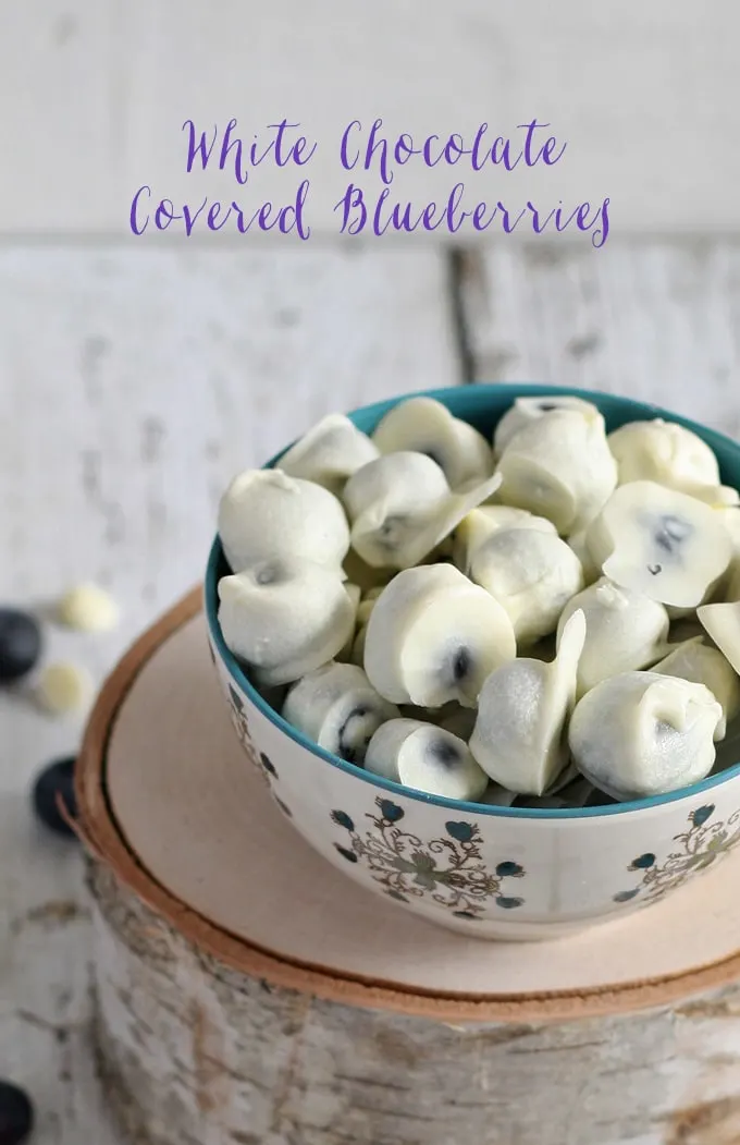 White Chocolate Covered Blueberries | www.honeyandbirch.com #easy #dessert #snack