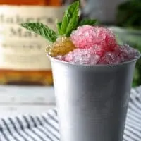 Hibiscus Honey Mint Julep #julepoff | honeyandbirch.com #bourbon #cocktail