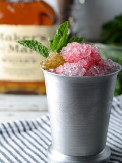 Hibiscus Honey Mint Julep #julepoff | honeyandbirch.com #bourbon #cocktail