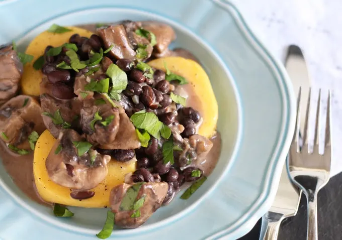 Polenta, Mushrooms and Black Beans | honeyandbirch.com | #dinner #vegetarian