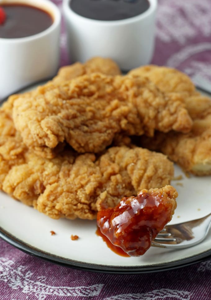 Berry Barbecue Sauce - perfect for dipping chicken! | honeyandbirch.com