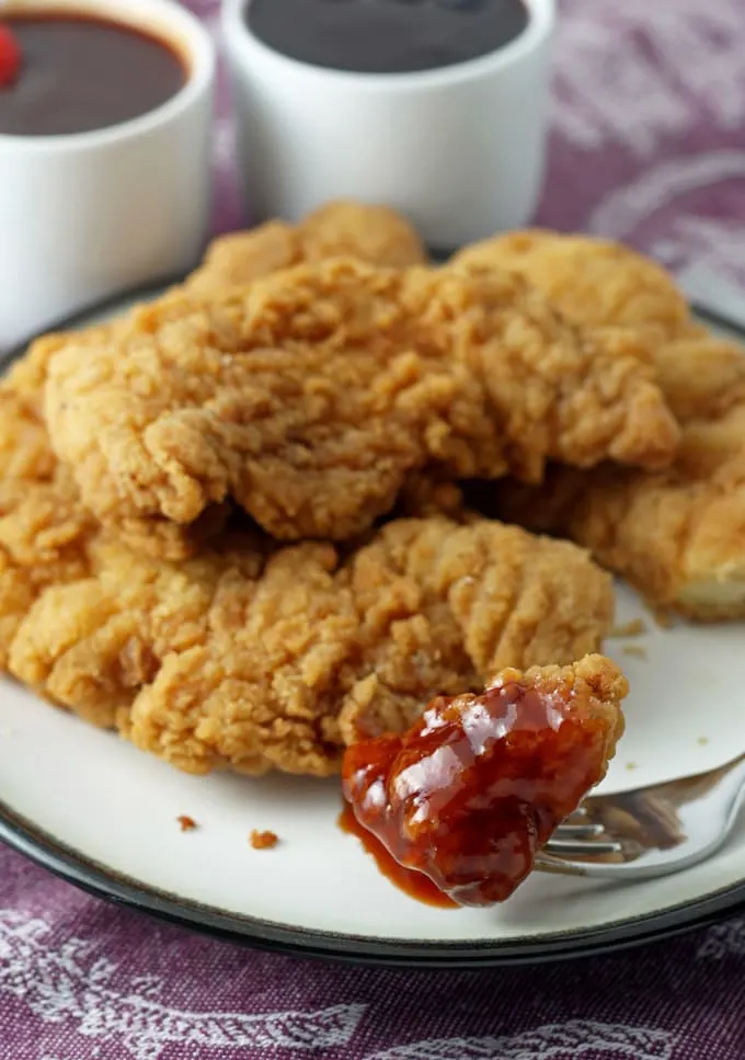 Berry Barbecue Sauce - perfect for dipping chicken! | honeyandbirch.com