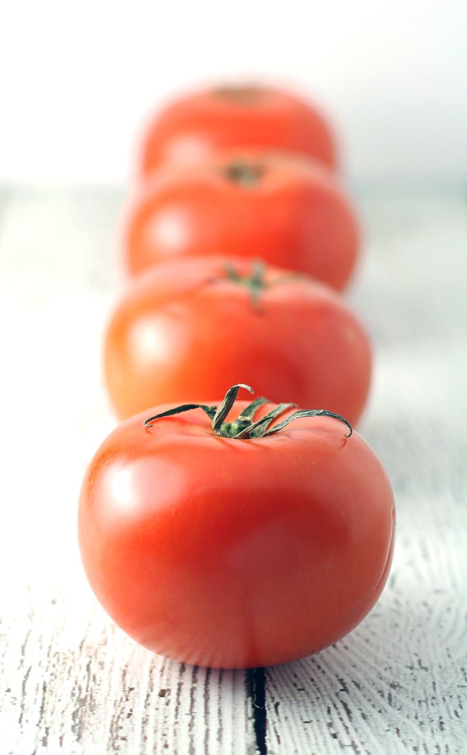 Jalapeno Tuna Stuffed Tomato Recipe - perfect for a quick lunch! | honeyandbirch.com #TunaStrong #CG