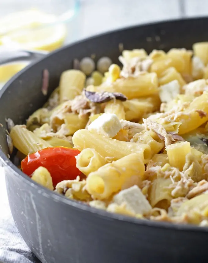 one-pot-mediterranean-chicken-feta-pasta-1