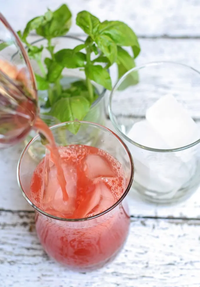 PAMA Sunrise Punch - perfect for summer parties! #PAMACelebrateSummer #sponsored | honeyandbirch.com