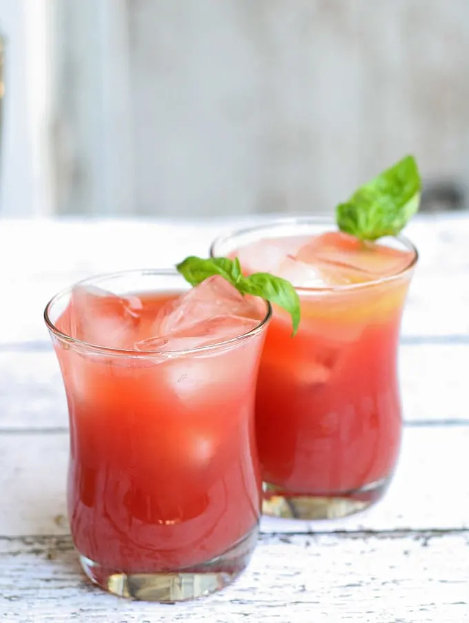 PAMA Sunrise Punch - perfect for summer parties! #PAMACelebrateSummer #sponsored | honeyandbirch.com