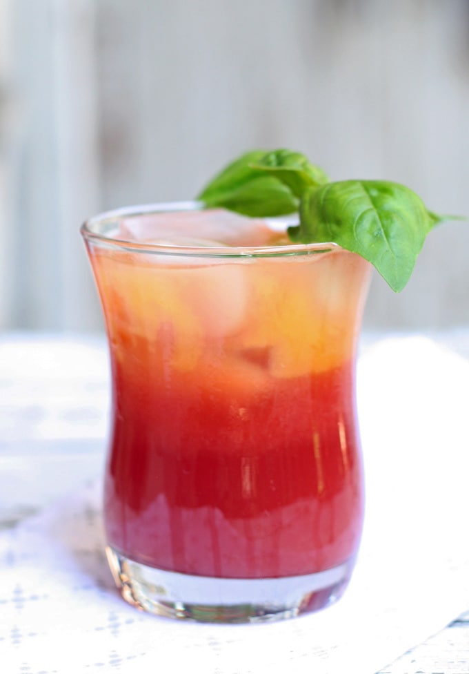 PAMA Sunrise Punch - perfect for summer parties! #PAMACelebrateSummer #sponsored | honeyandbirch.com