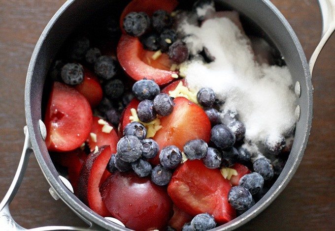 This plum blueberry ginger granita is the perfect way to end a barbecue. Make this sweet treat the day before so you can just enjoy the party! | honeyandbirch.com 