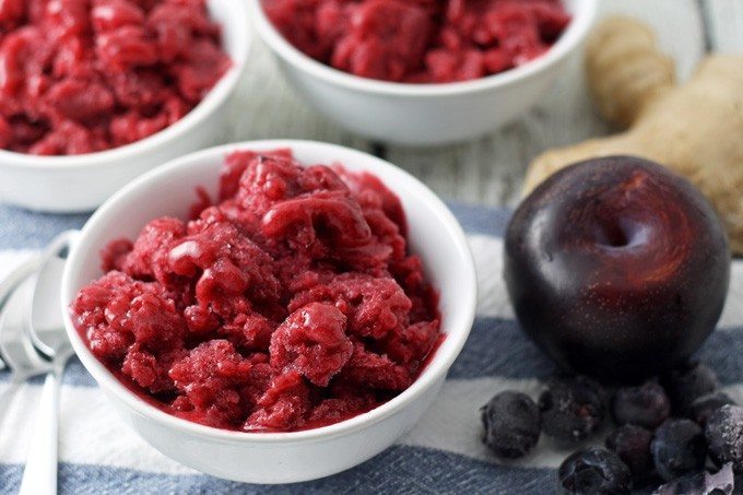 This plum blueberry ginger granita is the perfect way to end a barbecue. Make this sweet treat the day before so you can just enjoy the party! | honeyandbirch.com 