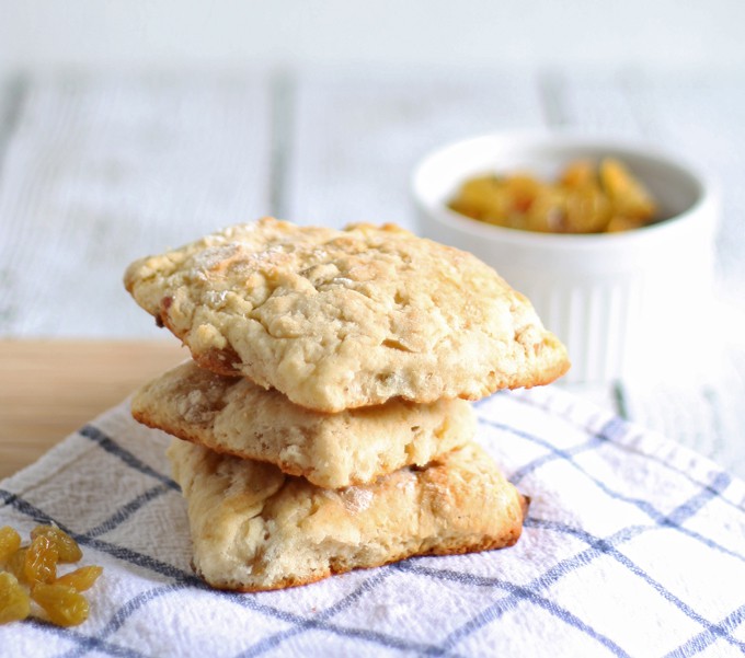 Golden Raisin Scones | honeyandbirch.com