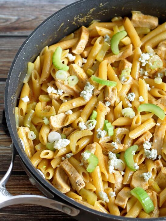 Looking for an easy dinner? Try this one pot buffalo chicken pasta dinner! | honeyandbirch.com