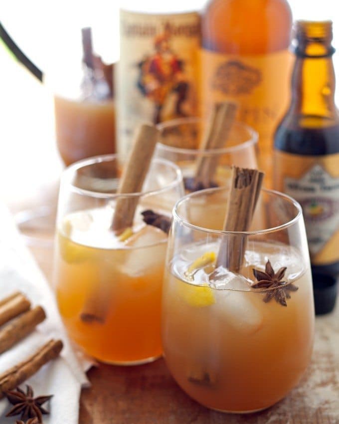 Autumn Spiced Rum Cider Cocktail - the perfect autumn cocktail! | honeyandbirch.com