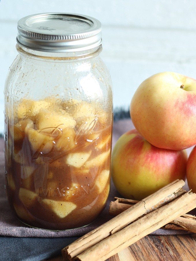 Homemade Apple Pie Filling | honeyandbirch.com #autumn