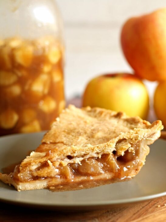 Homemade Apple Pie Filling | honeyandbirch.com #autumn