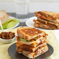 Spicy Apple Bacon Grilled Cheese Sandwiches - get ready to add some heat to your lunch with this delicious sandwich. The sweet and spicy apple relish is my favorite part! | honeyandbirch.com