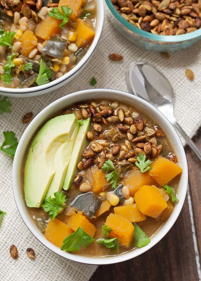 Dairy Free White Bean Butternut Squash Chili - perfect for tailgating! | honeyandbirch.com