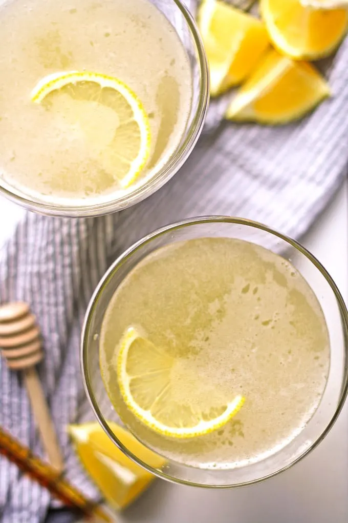 The bee sting cocktail is a spicy riff on The Bee's Knees. You'll be adding this easy to make, buzz-worthy drink to your list of favorite cocktails! | honeyandbirch.com
