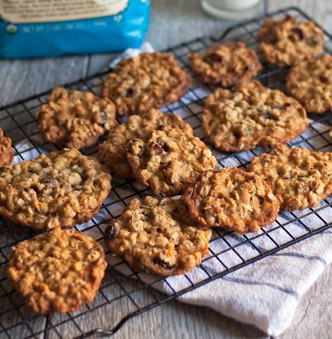 pile of oatmeal cranberry cookies