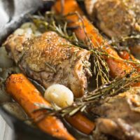 Grab a plate and a fork, cause you're going to want to dig in to this tea braised chicken thighs dinner! I see many delicious Sunday suppers in your future. | honeyandbirch.com