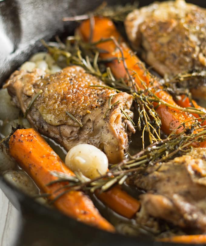 Grab a plate and a fork, cause you're going to want to dig in to this tea braised chicken thighs dinner! I see many delicious Sunday suppers in your future. | honeyandbirch.com