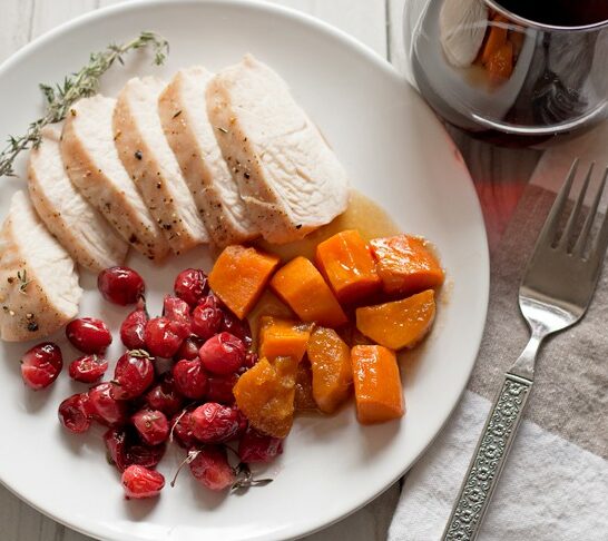 Thanksgiving dinner for two - if you can't join your family for Thanksgiving dinner, enjoy your own at home with this easy turkey breast dinner recipe! | honeyandbirch.com