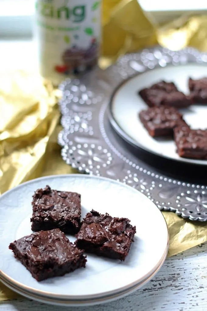 These salted Mexican chocolate black bean brownies are perfect for New Year's Eve celebrations! They will be a delicious slimmed down addition to your holiday party! | honeyandbirch.com