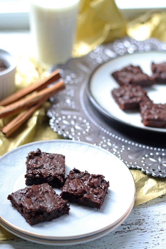 These salted Mexican chocolate black bean brownies are perfect for New Year's Eve celebrations! They will be a delicious slimmed down addition to your holiday party! | honeyandbirch.com