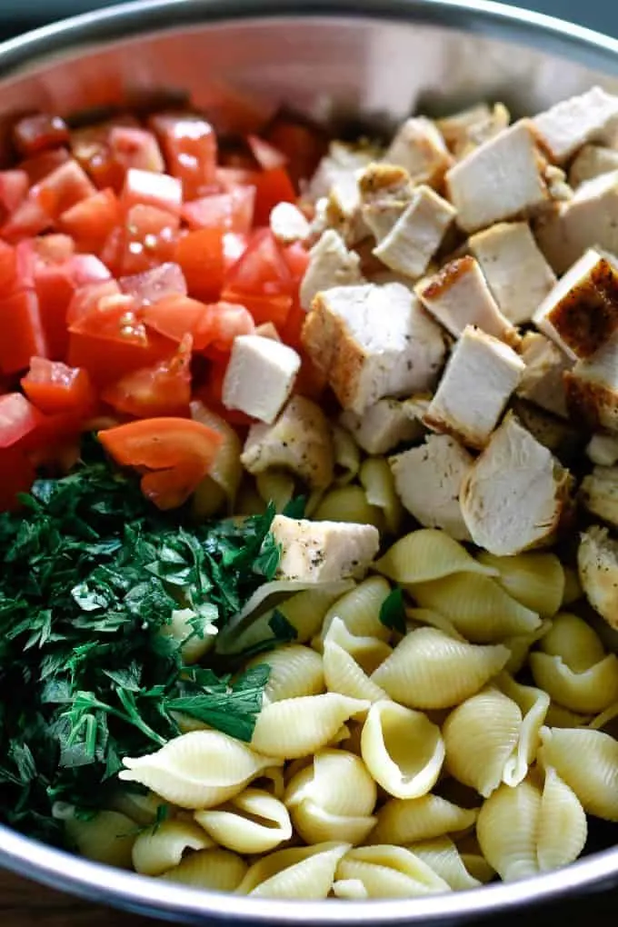 ingredients of chicken ranch pasta salad