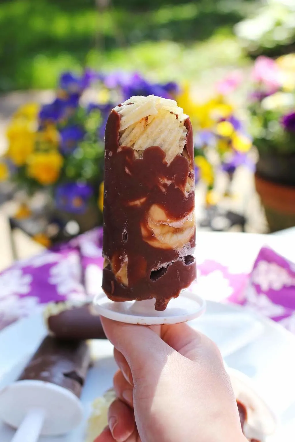 These Ruffles chocolate banana frozen pops are the perfect combination of salty and sweet! Add them to your summer backyard party menu!